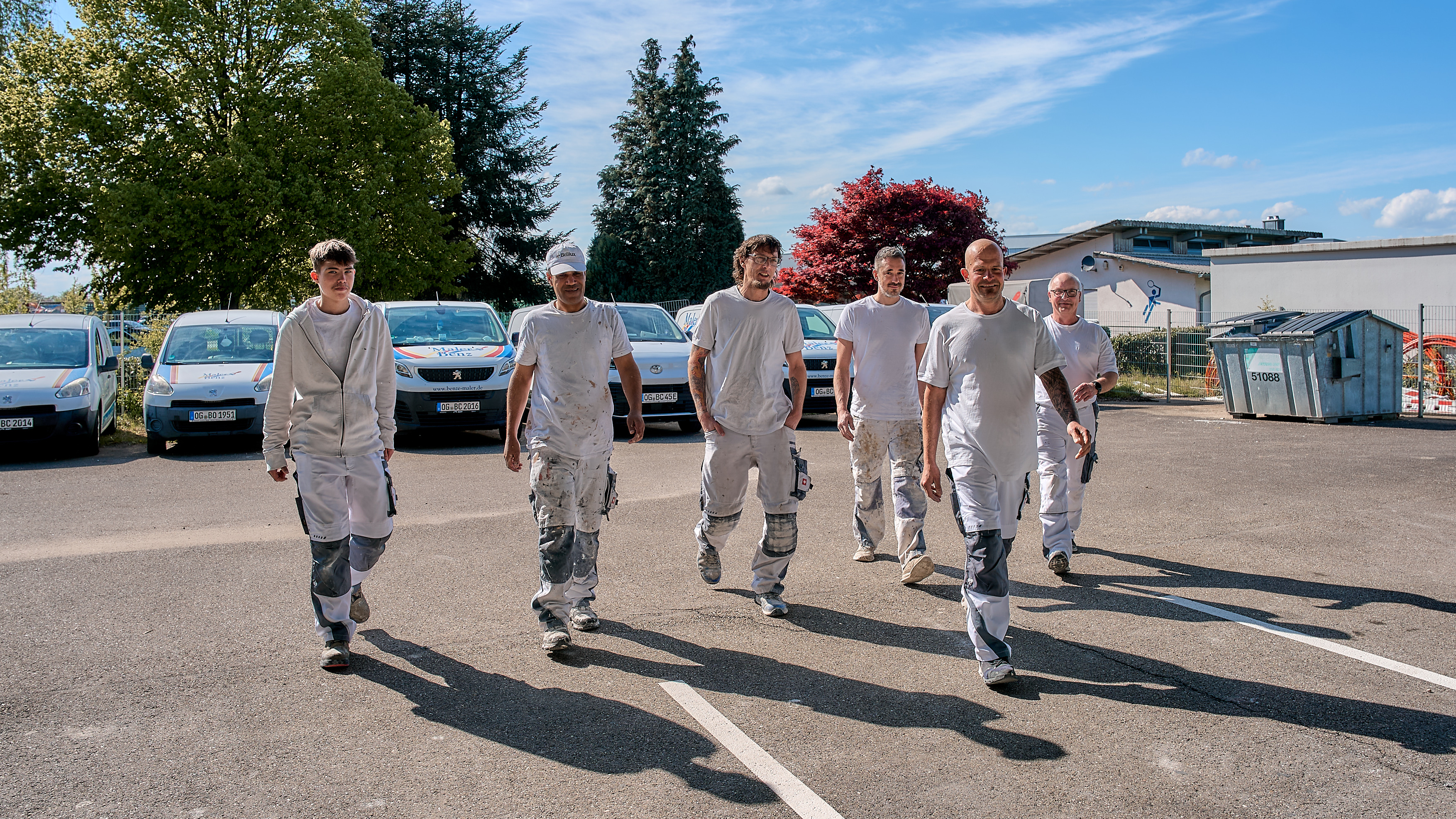 Team der Maler Benz GmbH auf dem Betriebsgelände